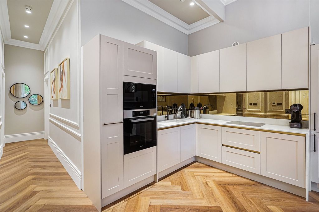 Property photo 3 of 17 Picture No. 11