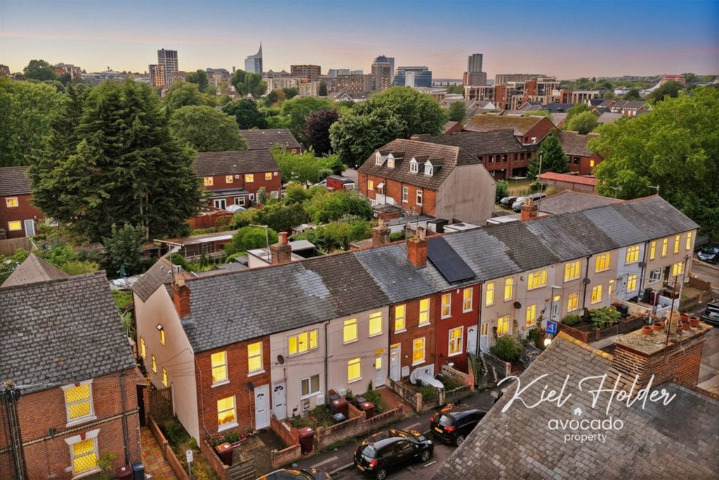 Property photo 2 of 24 4373934