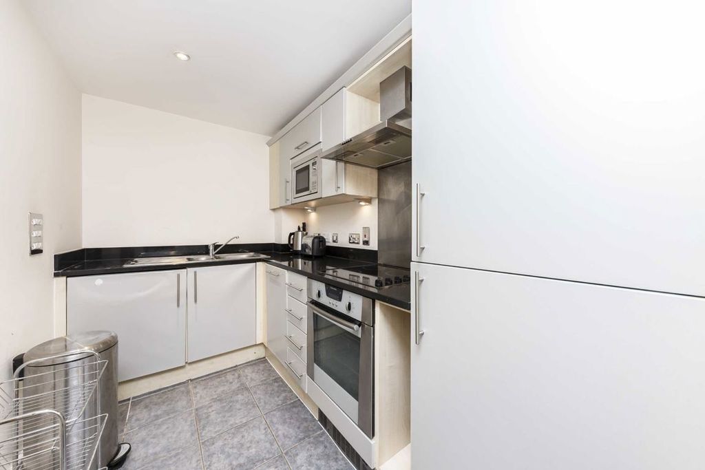 Property photo 3 of 5