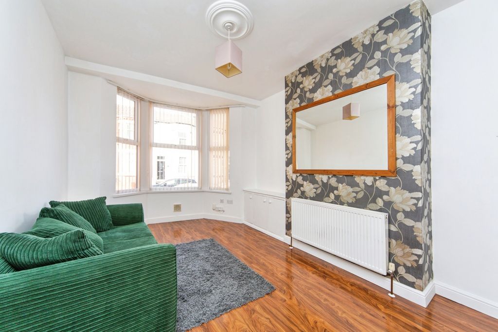 Property photo 3 of 27 Pbox-Img.Jpg