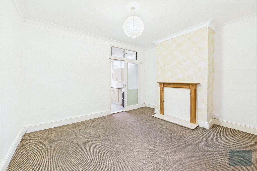 Property photo 3 of 9 Picture No. 06