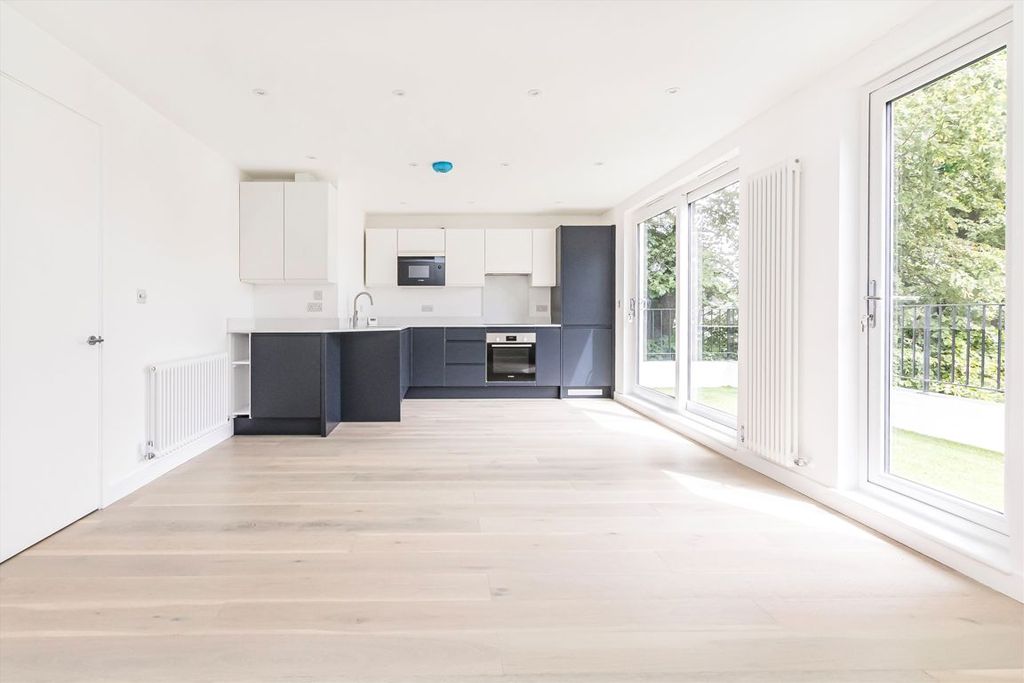 Property photo 2 of 3