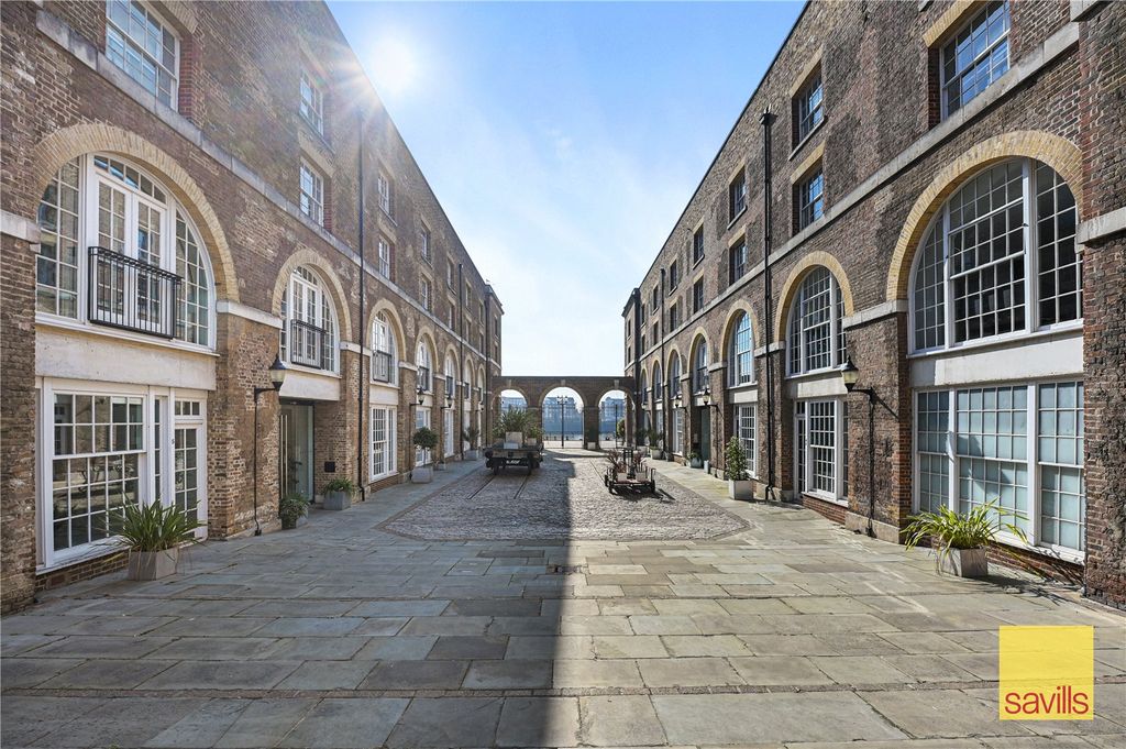 Property photo 1 of 16 External