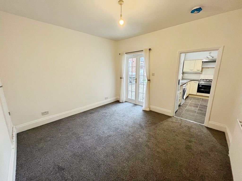 Property photo 3 of 14 Dining Room