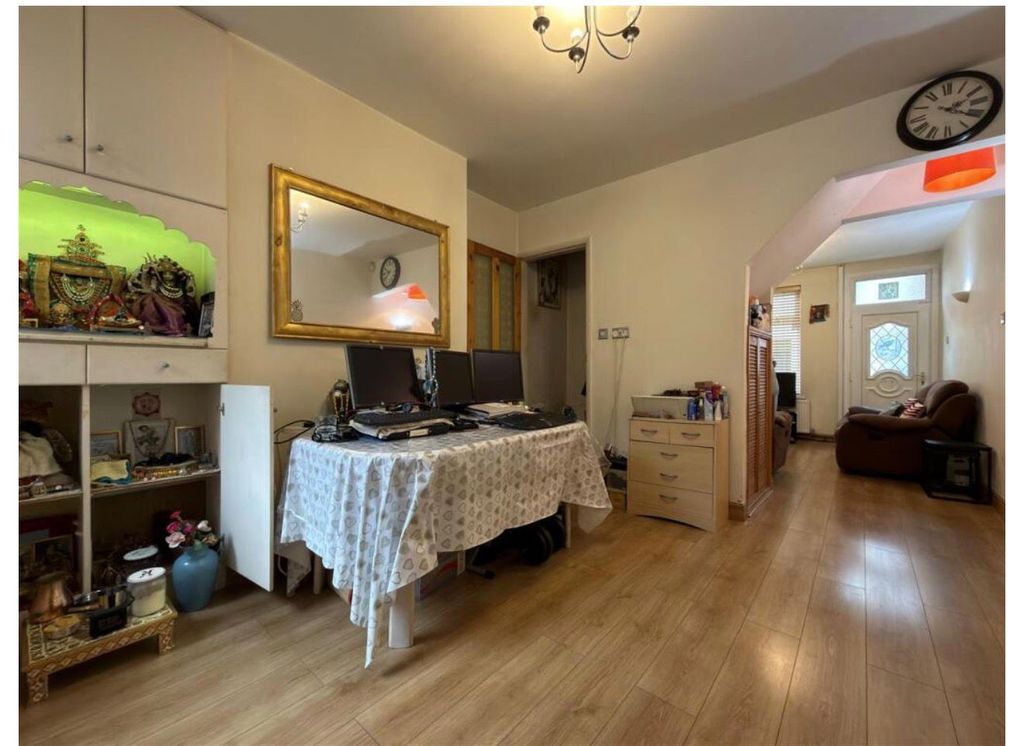 Property photo 3 of 9 Photograph 3