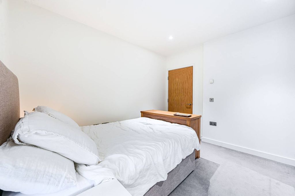 Property photo 3 of 29