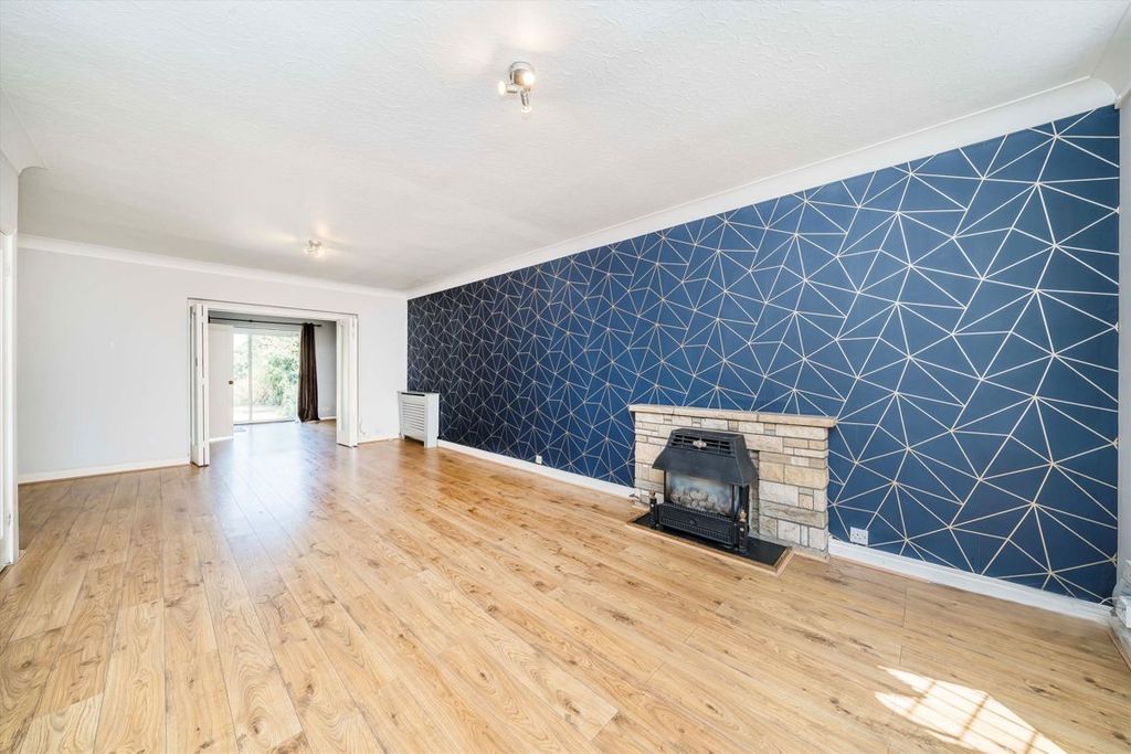 Property photo 2 of 9