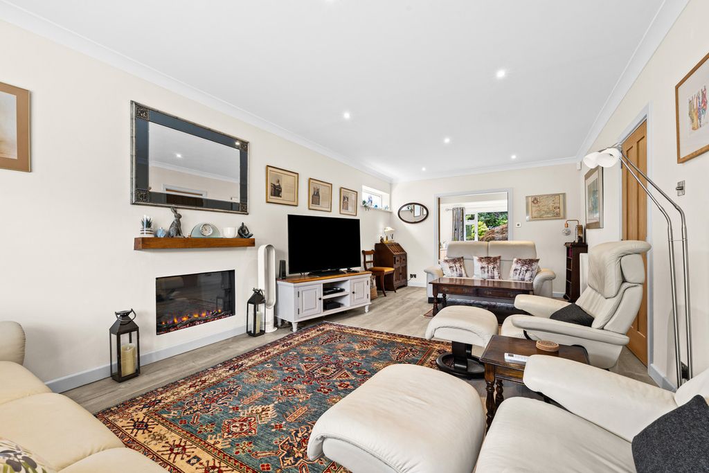 Property photo 3 of 30