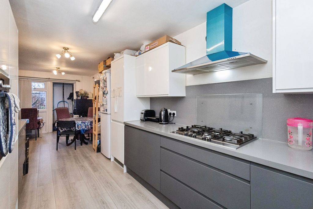 Property photo 3 of 22 Pbox-Img.Jpg