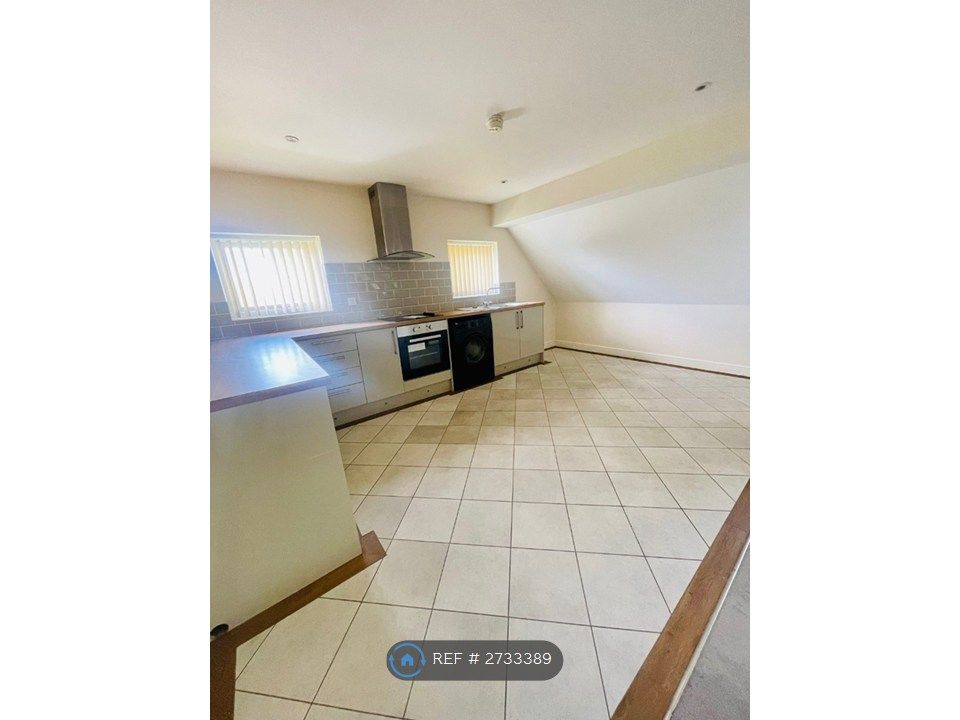 Property photo 3 of 6 Kitchen