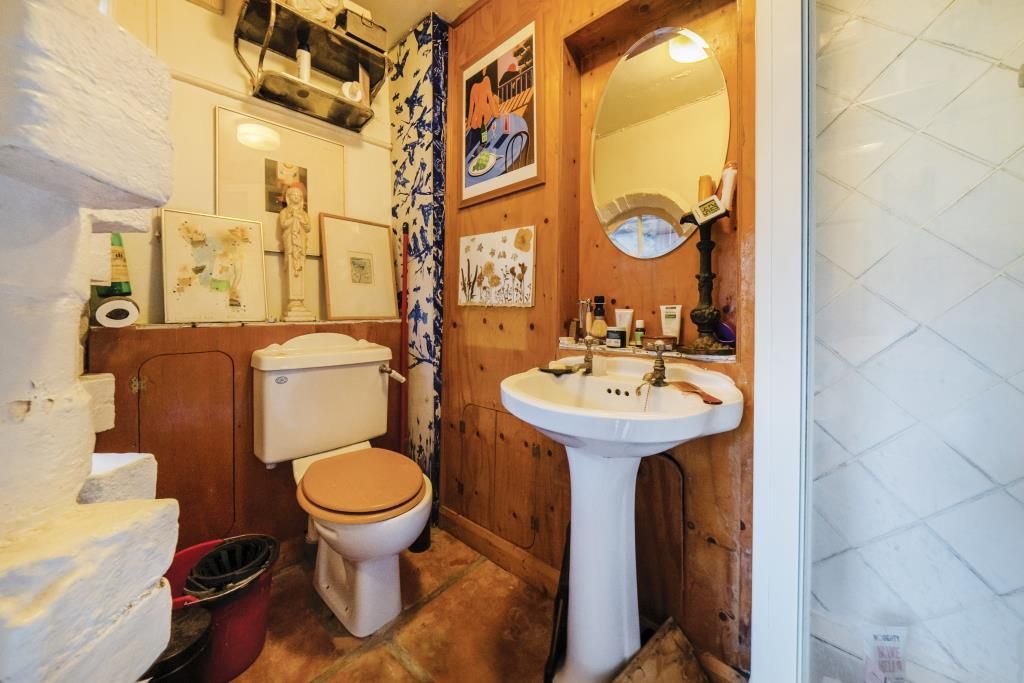 Additional image 10 of 2 bed flat for saleCaudwells Castle, Oxford City Centre OX1