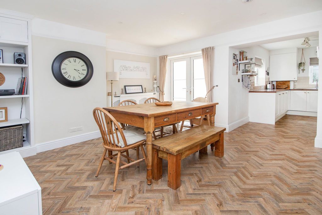 Property photo 2 of 15 Dining Room
