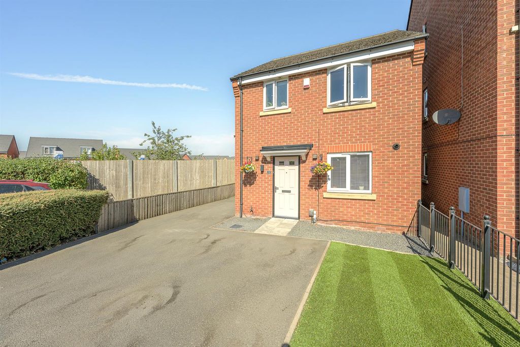 Property photo 1 of 24