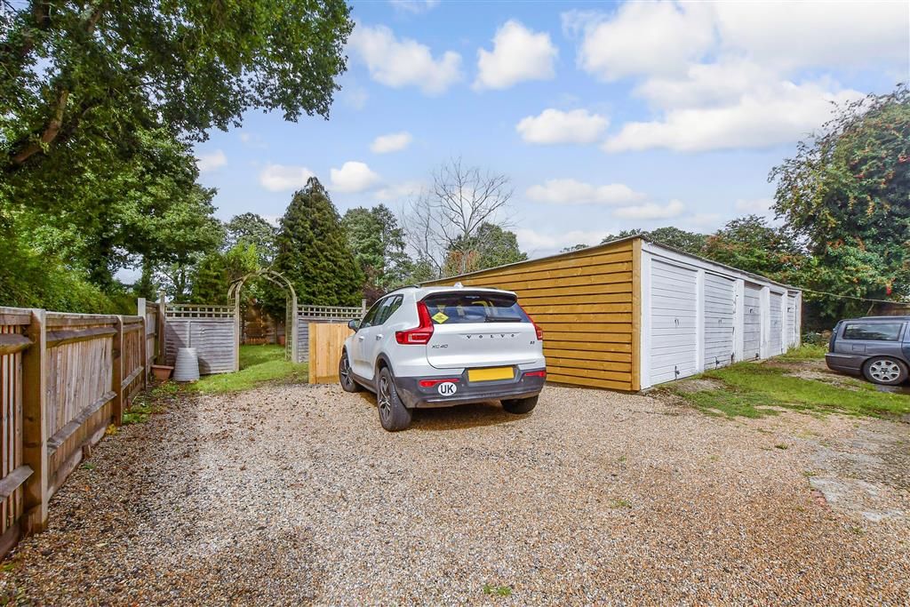 Property photo 3 of 12 Driveway/Parking