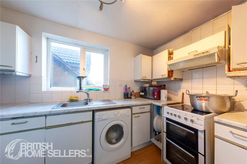 Property photo 2 of 9 Picture No. 10