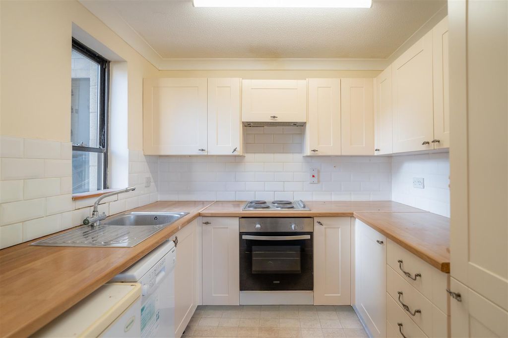 Property photo 2 of 9 Dsc06248.Jpg