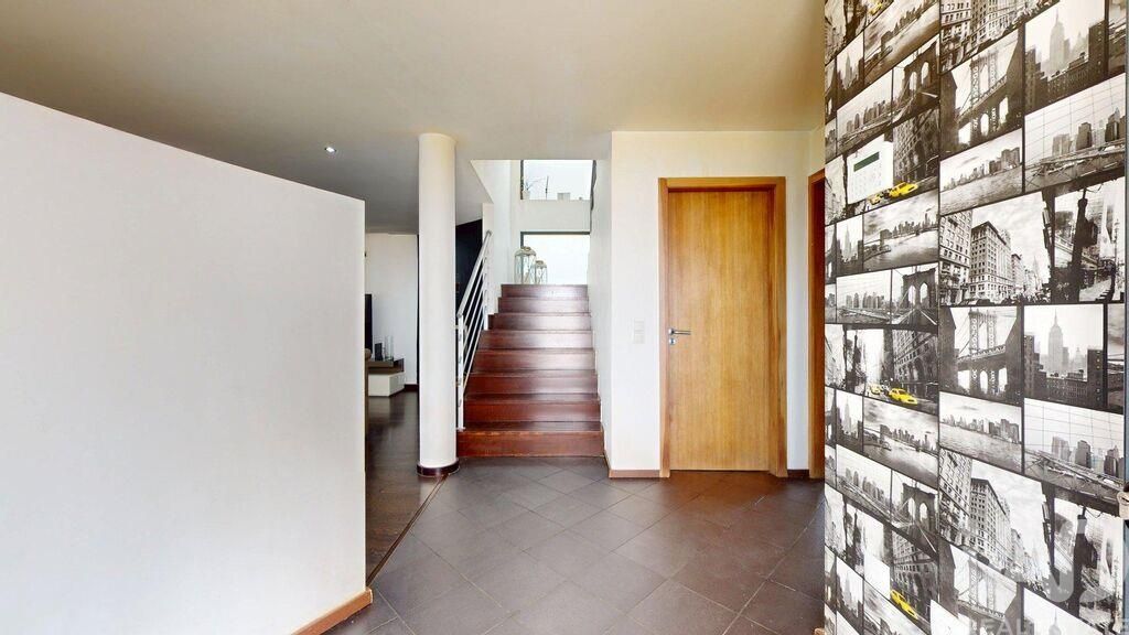 Property photo 1 of 40