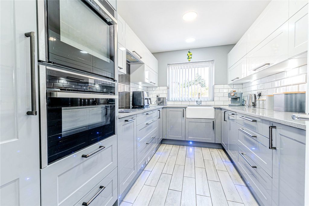 Property photo 3 of 22 Picture No. 17