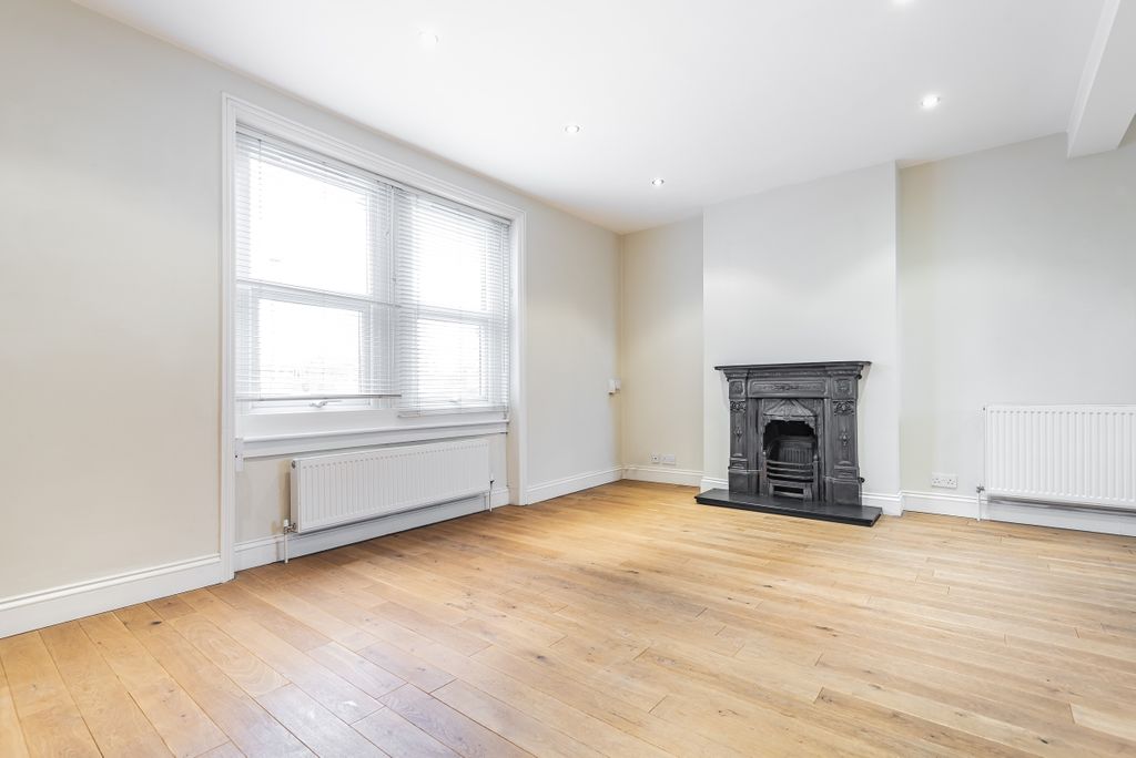 Property photo 2 of 7 681250 (2)