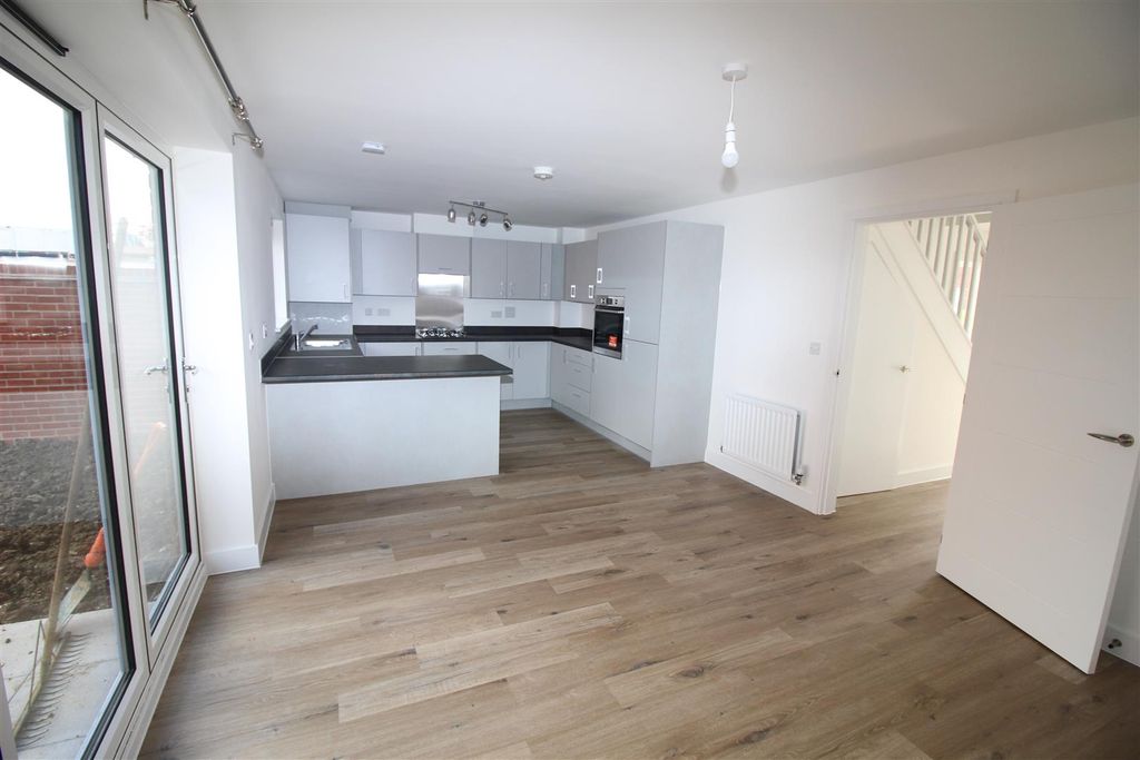 Property photo 3 of 12 Img_3938.Jpg