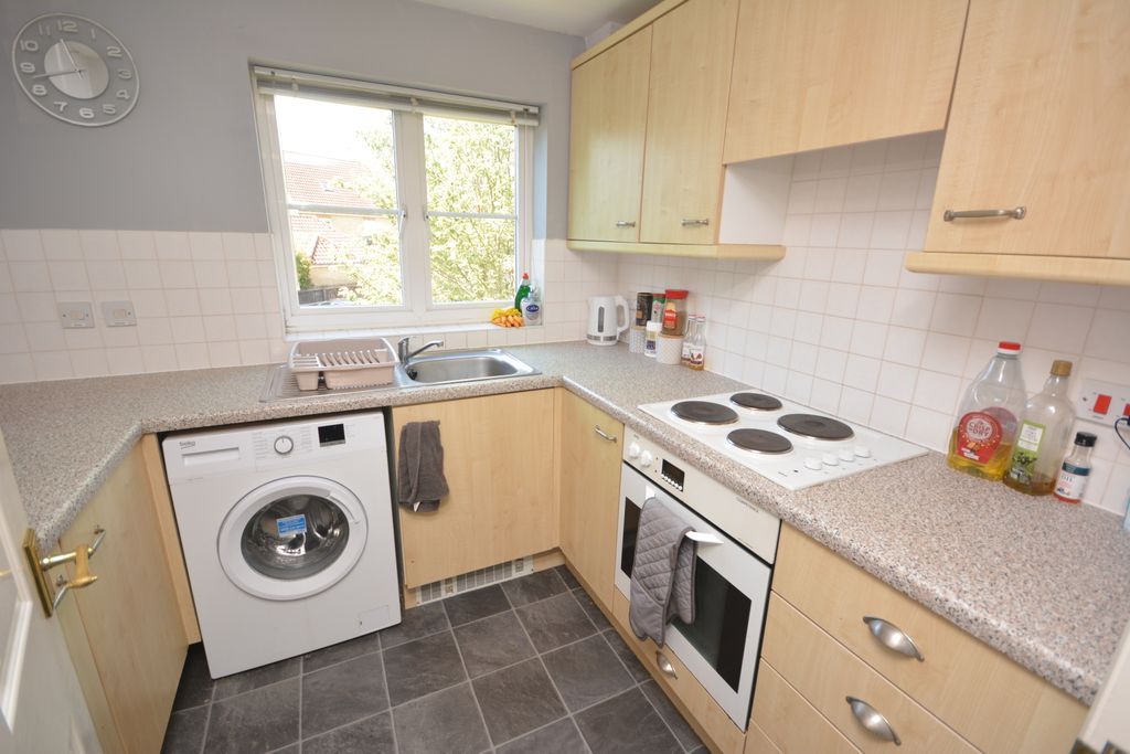 Property photo 3 of 6 Kitchen