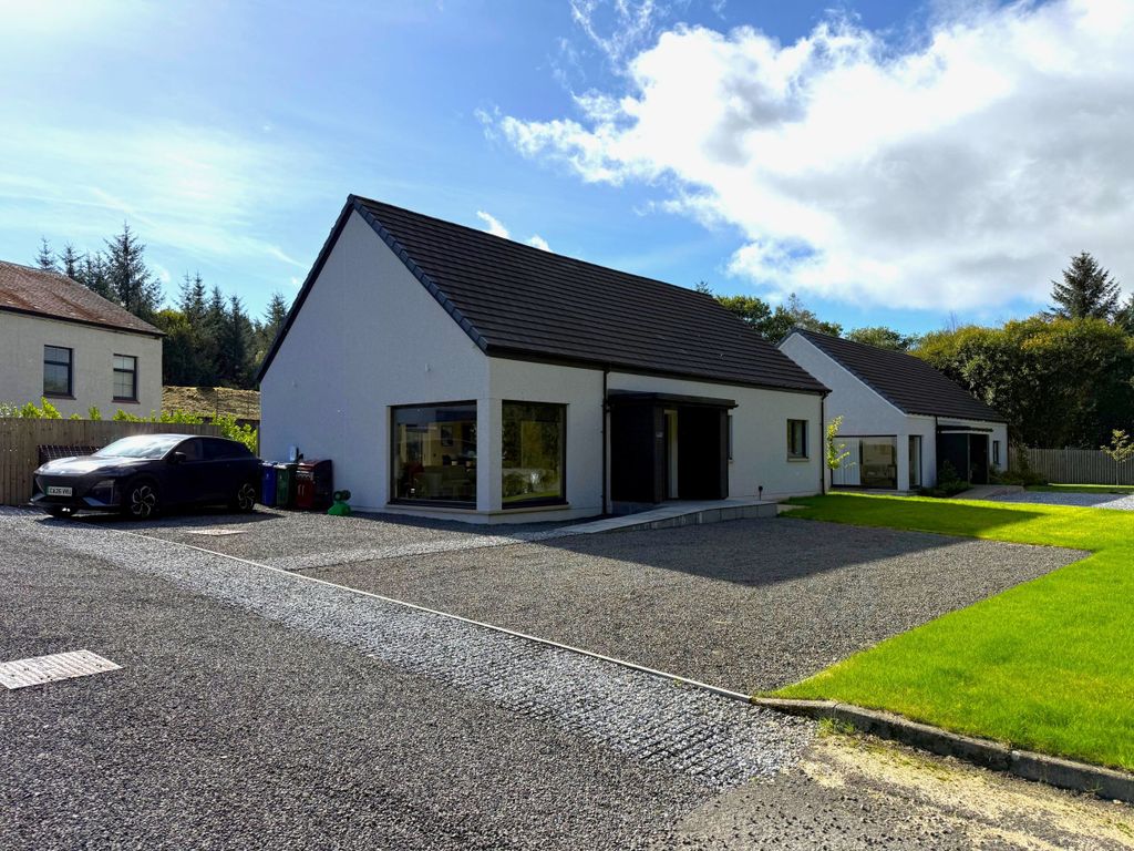 Property photo 2 of 33