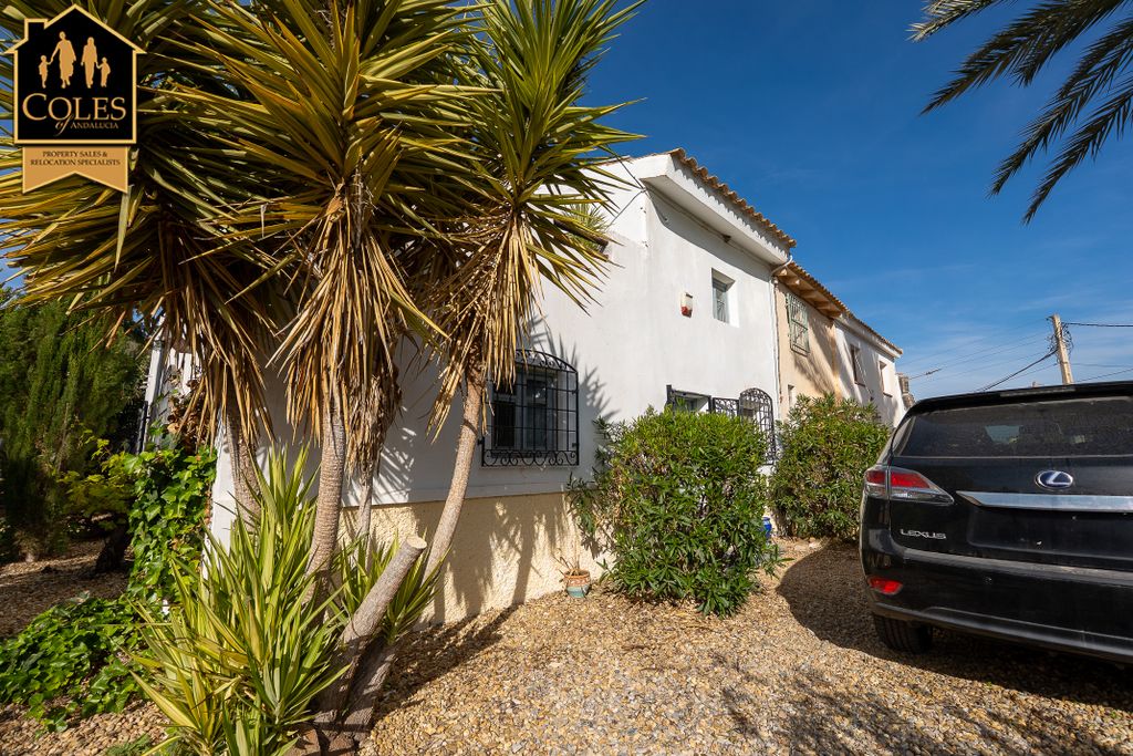 Property photo 3 of 32