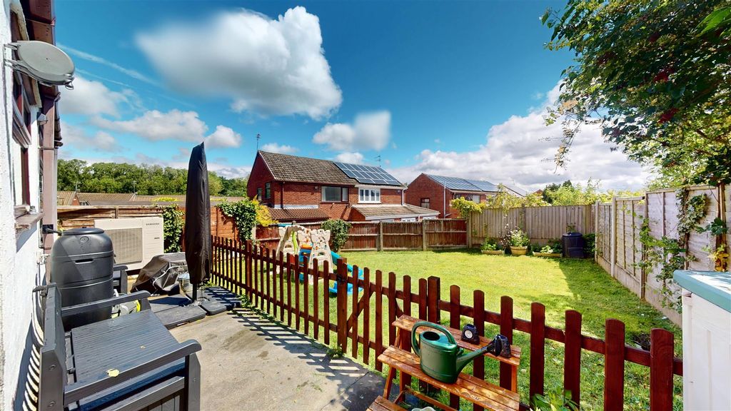 Property photo 2 of 21 Peebles Avenue Rear Garden
