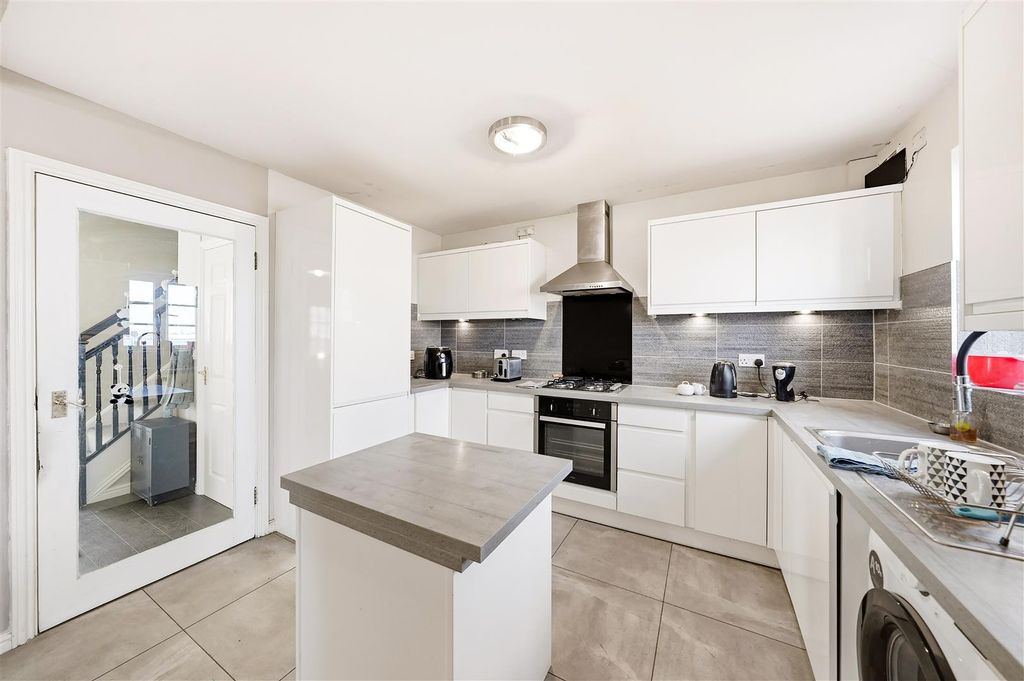 Property photo 3 of 35 Photos-8.Jpg