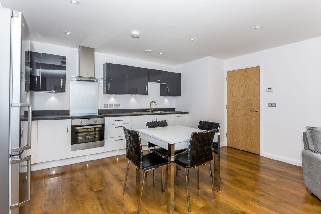 Property photo 1 of 6 Kitchen1