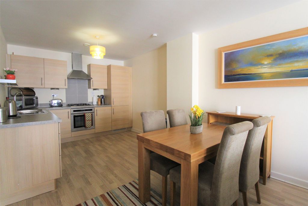 Property photo 3 of 10 Dining Room