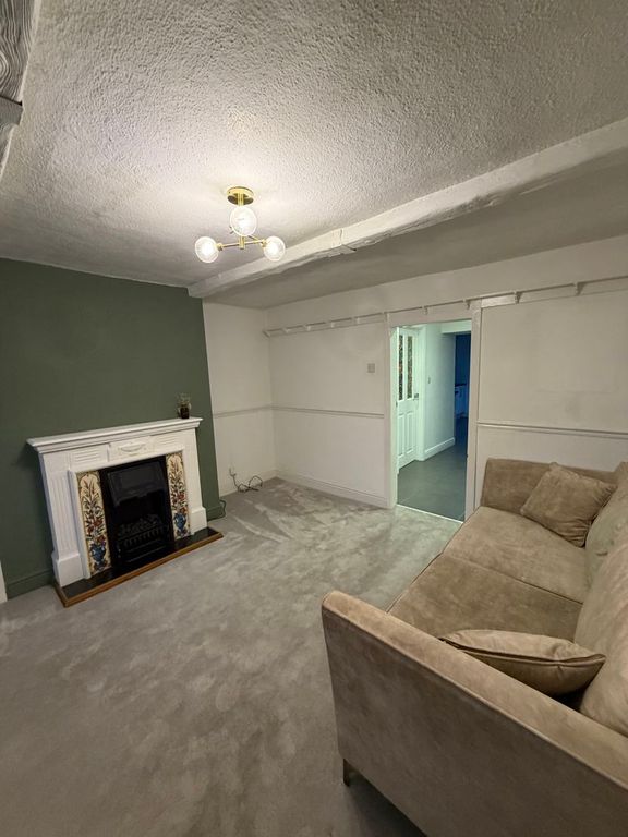 Property photo 2 of 18 Photo 9