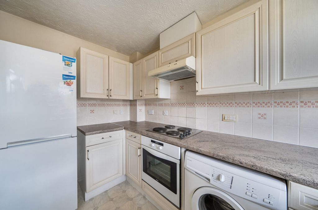 Property photo 3 of 12 1458003-25-69Fc5c...