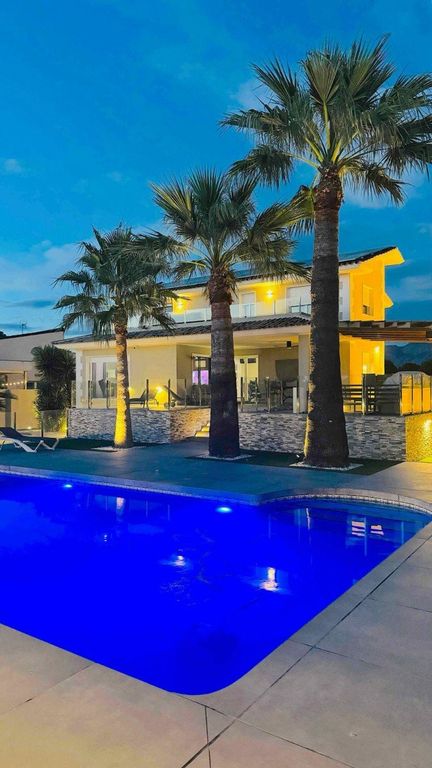 Property photo 3 of 50