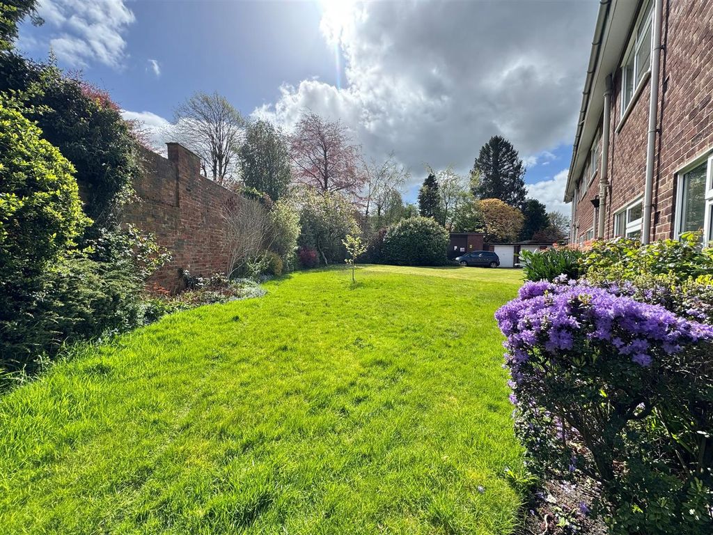 Property photo 2 of 12