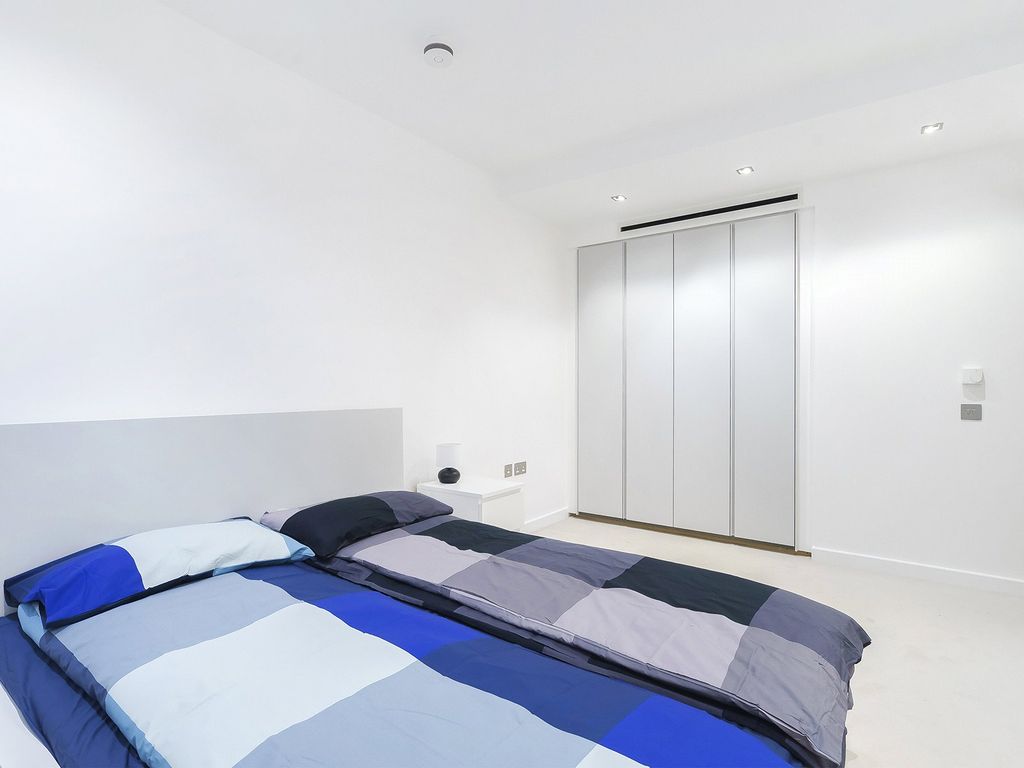 Property photo 3 of 11 Aldwych Chambers