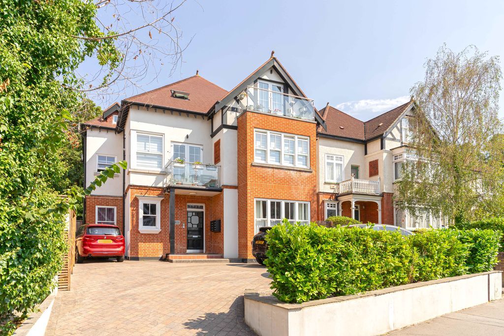 Property photo 1 of 18 External