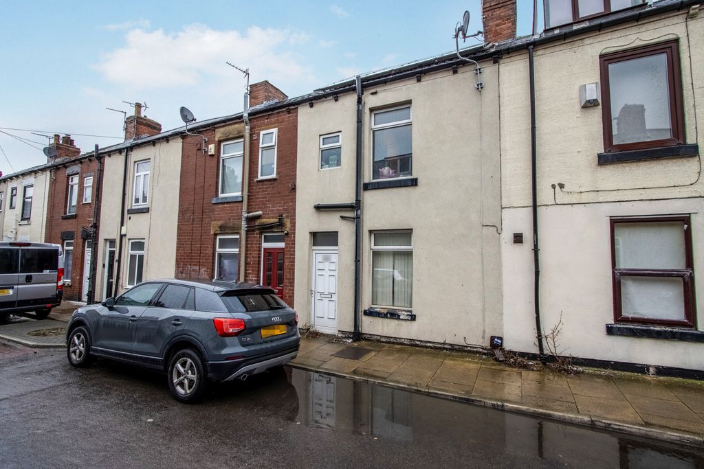 Property photo 2 of 13