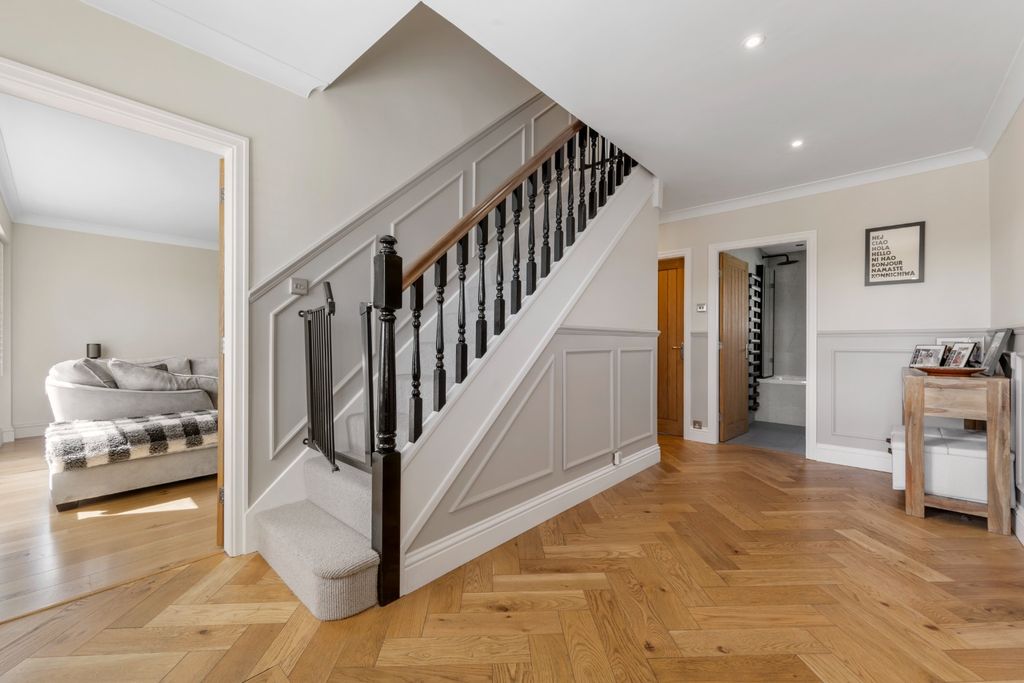 Property photo 3 of 62 4173795