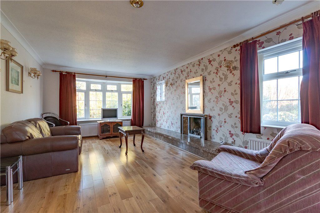 Property photo 2 of 22 Lounge