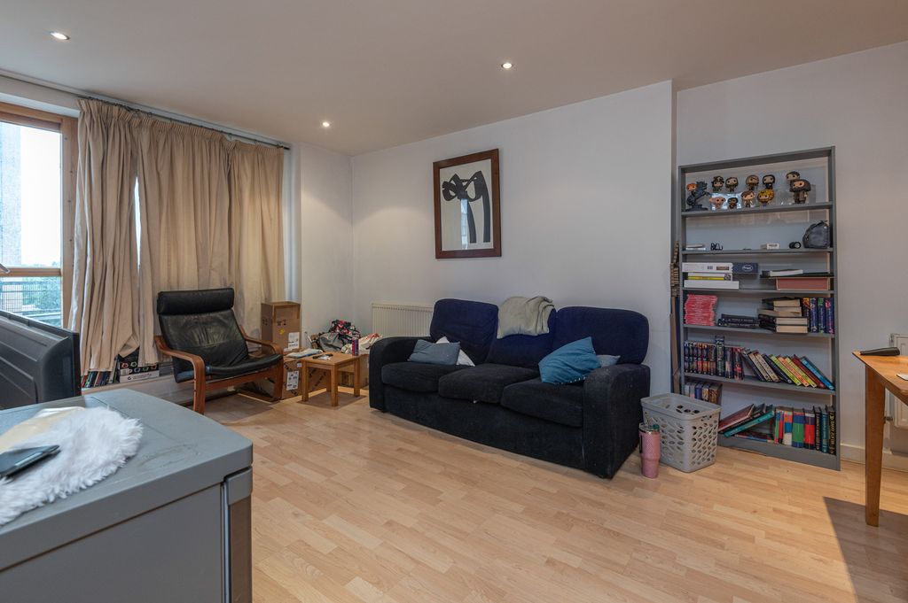 Property photo 2 of 25