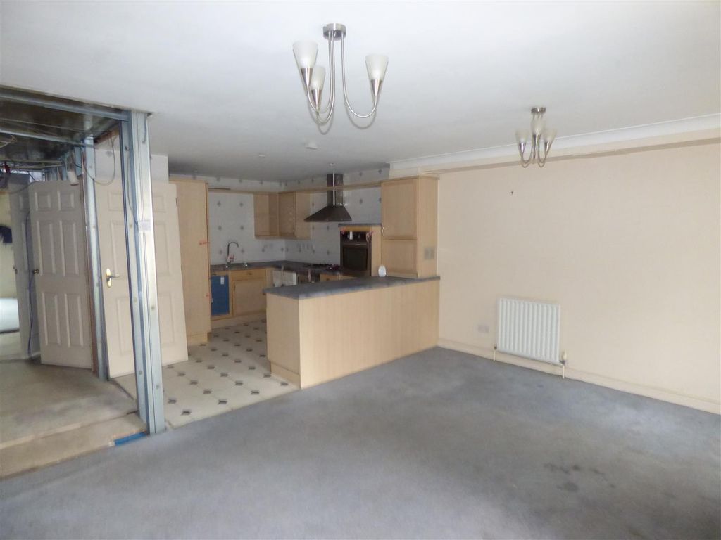 Property photo 2 of 6 P1190093.Jpg