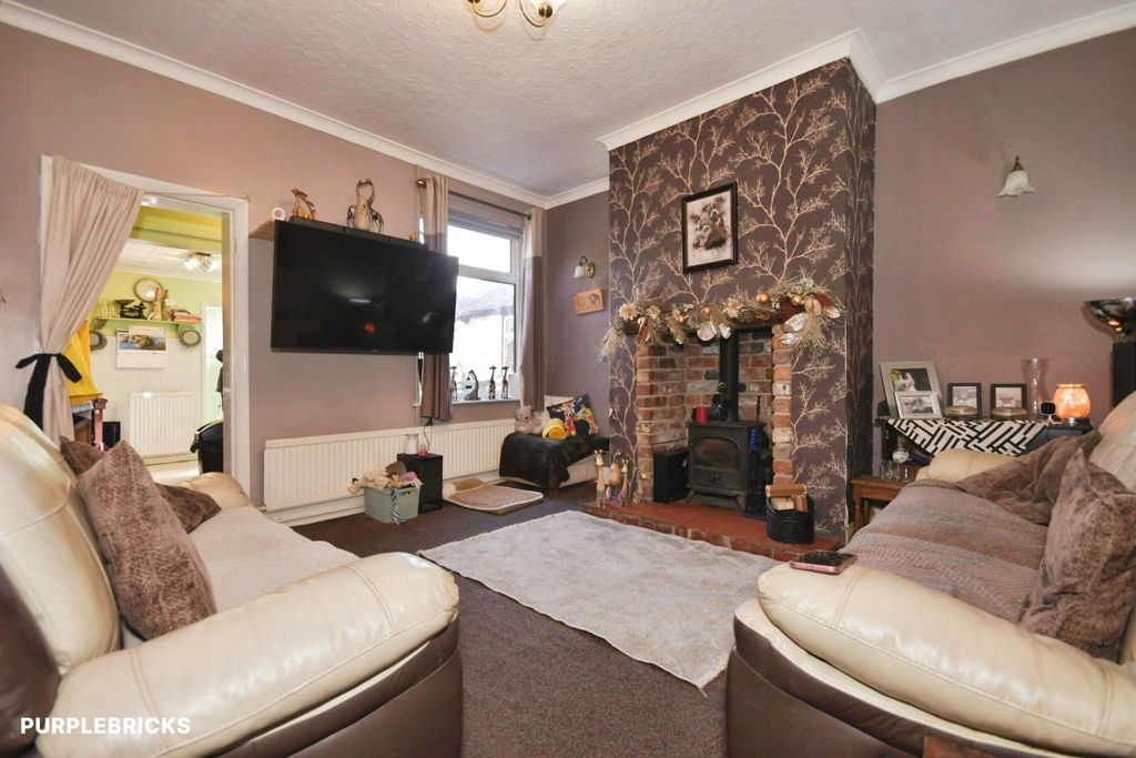 Property photo 3 of 24