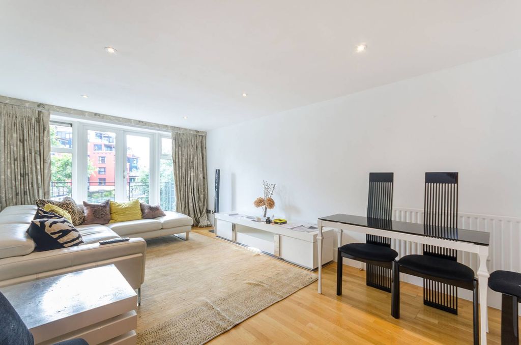 Property photo 3 of 16