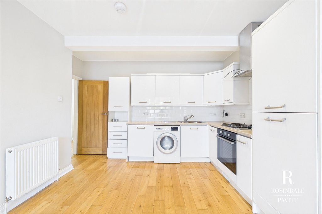 Property photo 3 of 16 Picture No. 14