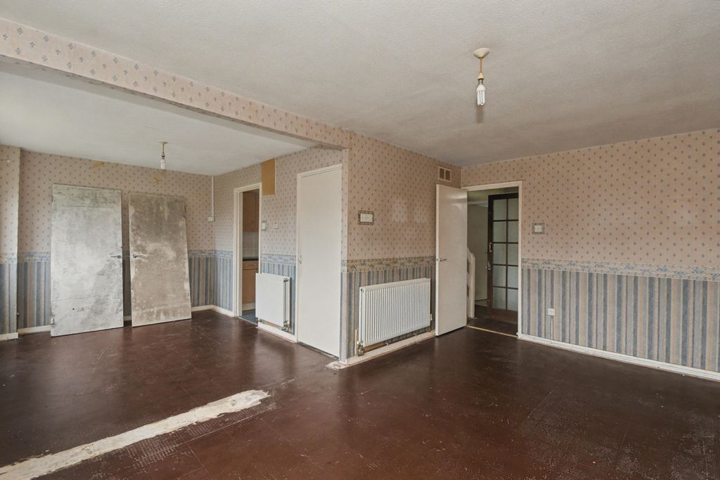 Property photo 3 of 18 27 Highfield, Bracknell, Rg12 8Xd