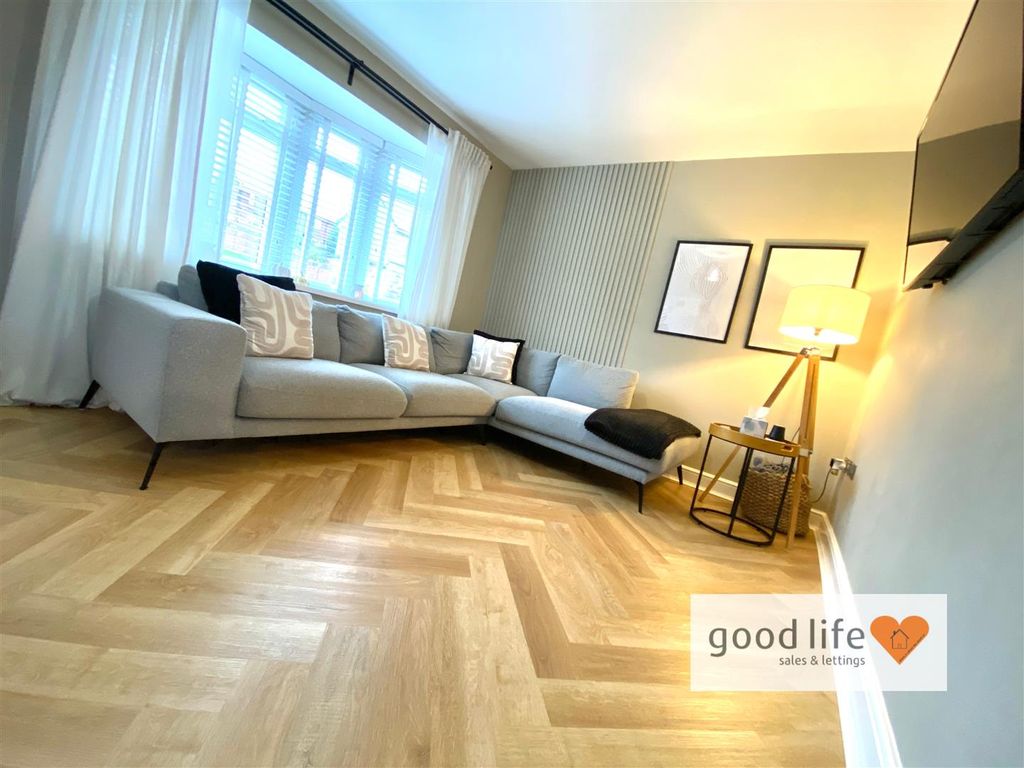 Property photo 2 of 21 20251016_141718997_Ios49Southend.Jpg