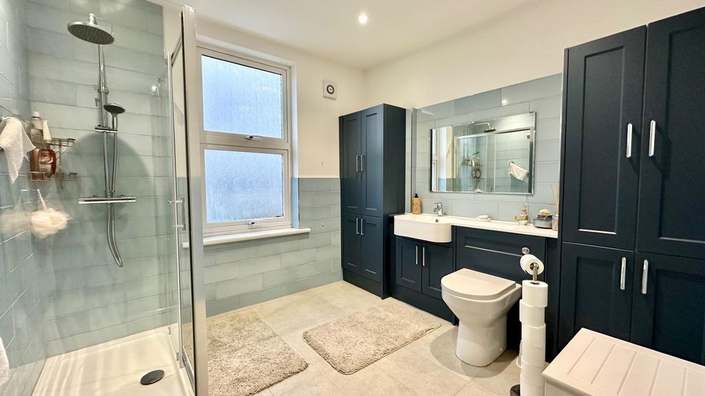 Property photo 3 of 29