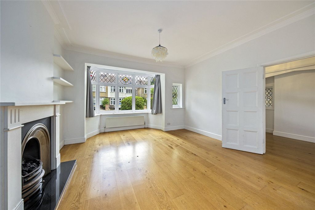 Property photo 3 of 11 Picture No. 14