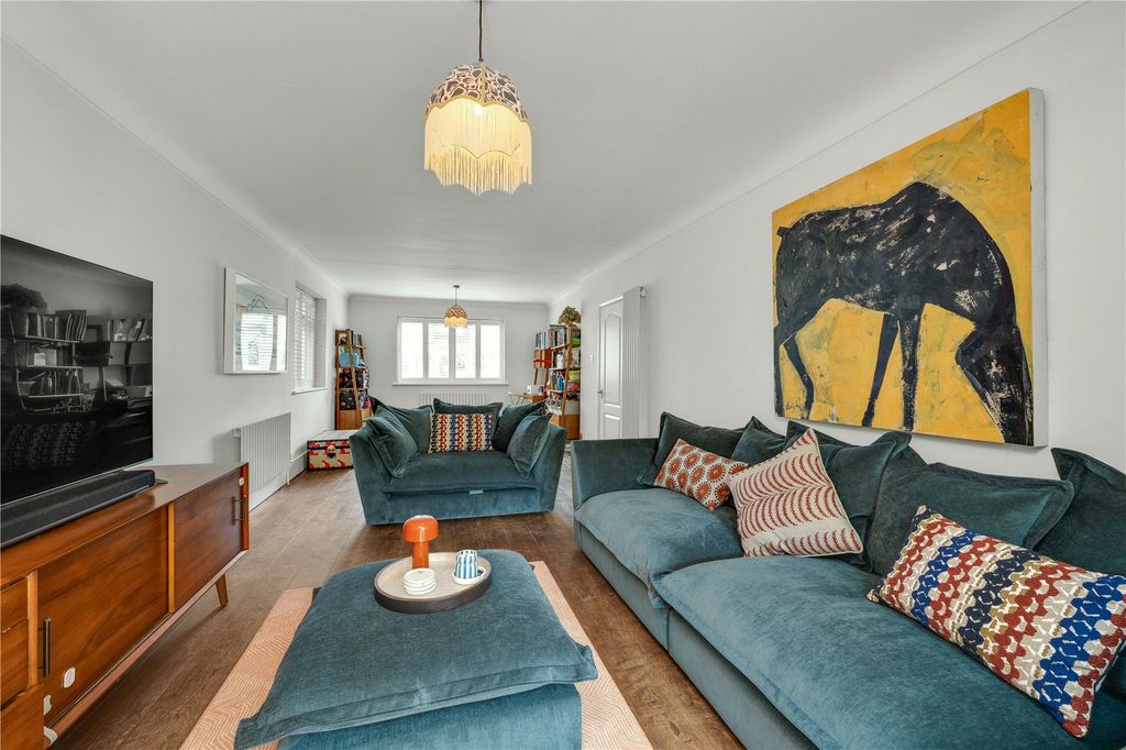 Property photo 3 of 19 Picture No. 06